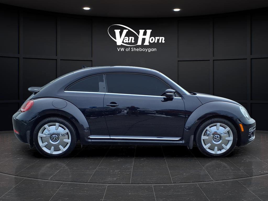 Used 2018 Volkswagen Beetle SE Hatchback