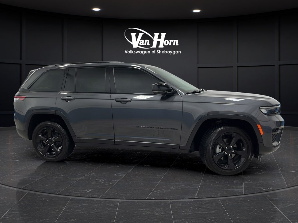 Used 2023 Jeep Grand Cherokee Altitude X SUV