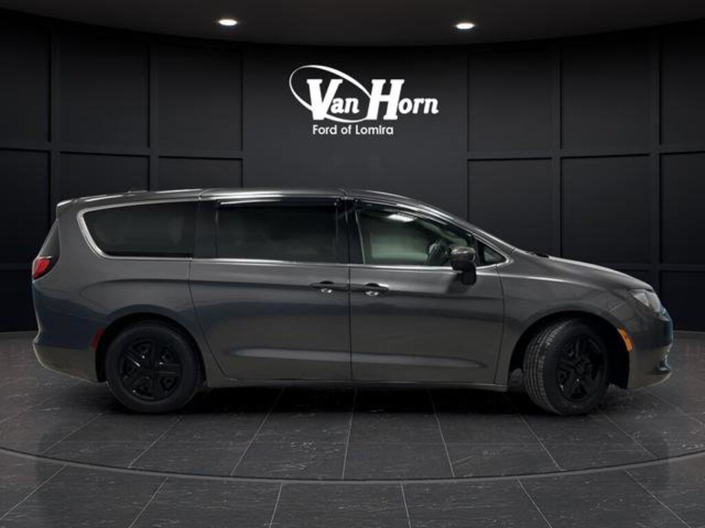 Used 2018 Chrysler Pacifica L Van