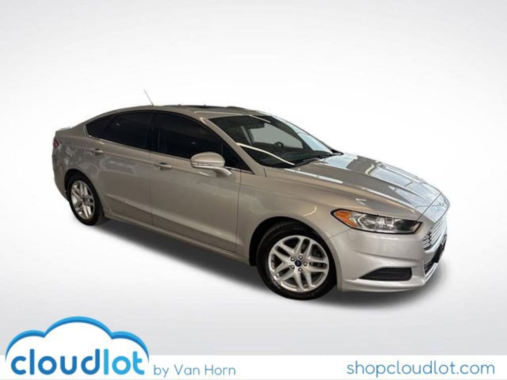 Used 2015 Ford Fusion SE Sedan