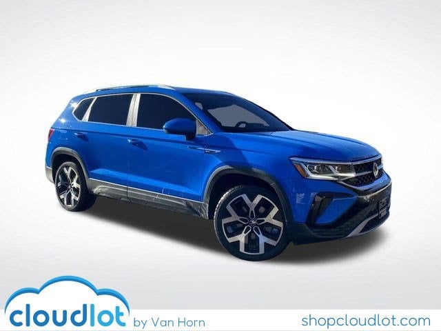 2022 Volkswagen Taos SEL's photo