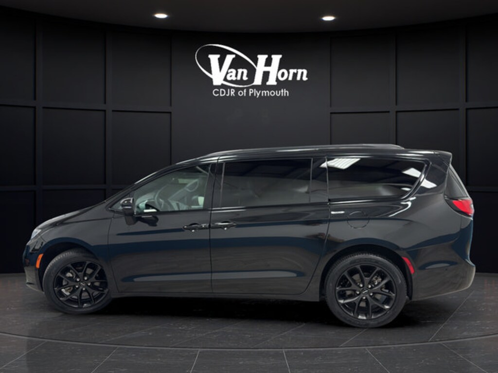 Used 2023 Chrysler Pacifica Touring L Van Passenger Van