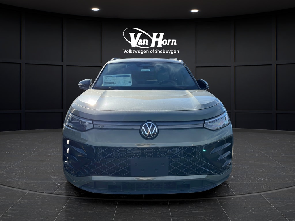 New 2026 Volkswagen Tiguan SE R-Line Black SUV