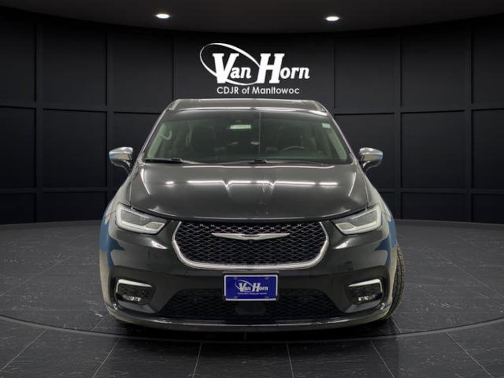 Used 2022 Chrysler Pacifica Hybrid Limited Van Passenger Van