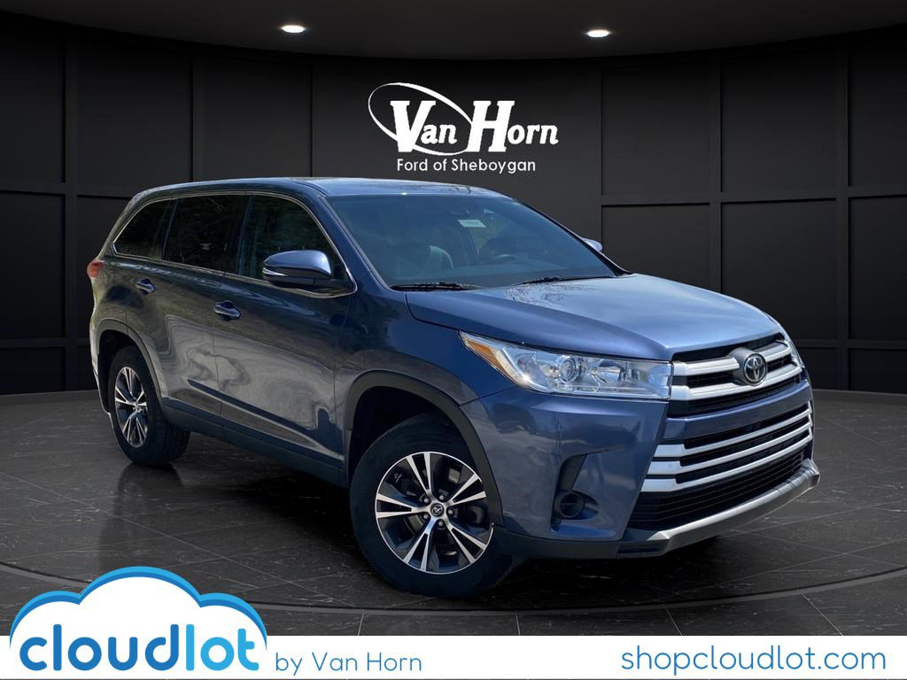 2019 Toyota Highlander LE 4x4 V6's photo