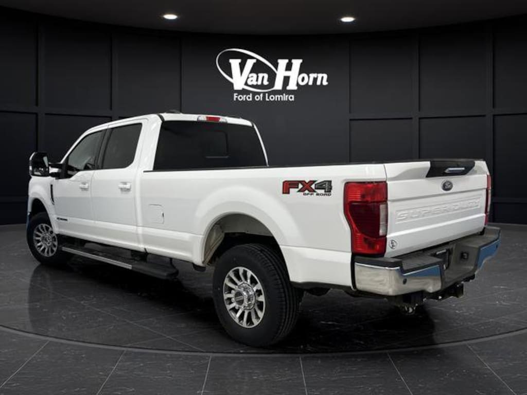 Used 2022 Ford Super Duty F-250 SRW LARIAT Truck Crew Cab