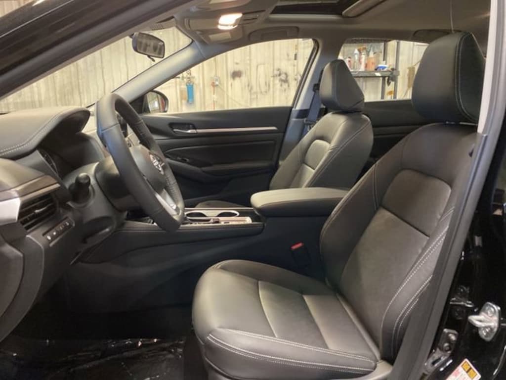 New 2025 Nissan Altima SL Sedan