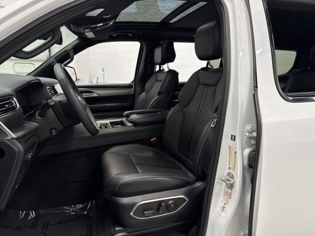 Used 2024 Jeep Wagoneer Series II Carbide SUV