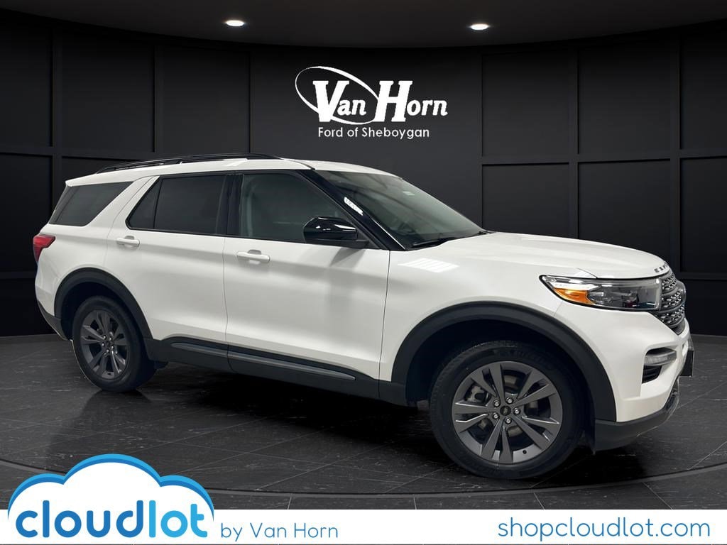 2024 Ford Explorer XLT 4WD's photo