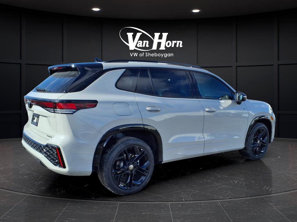 New 2026 Volkswagen Tiguan SE R-Line Black SUV