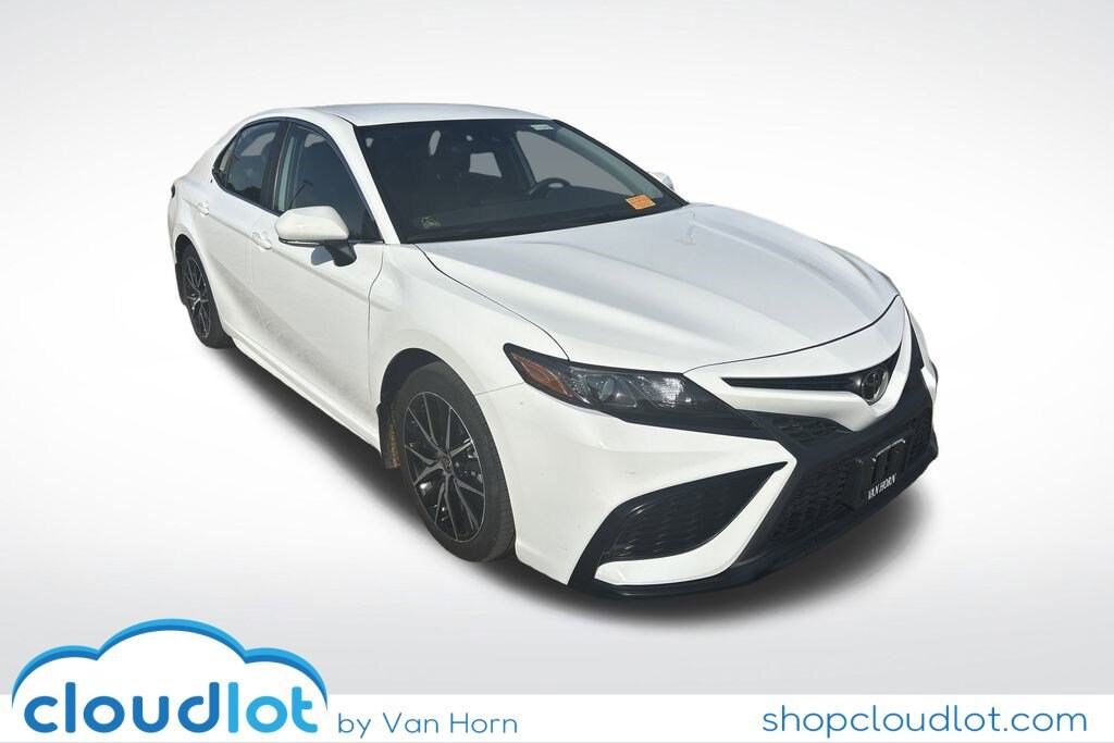 Used 2024 Toyota Camry SE Sedan