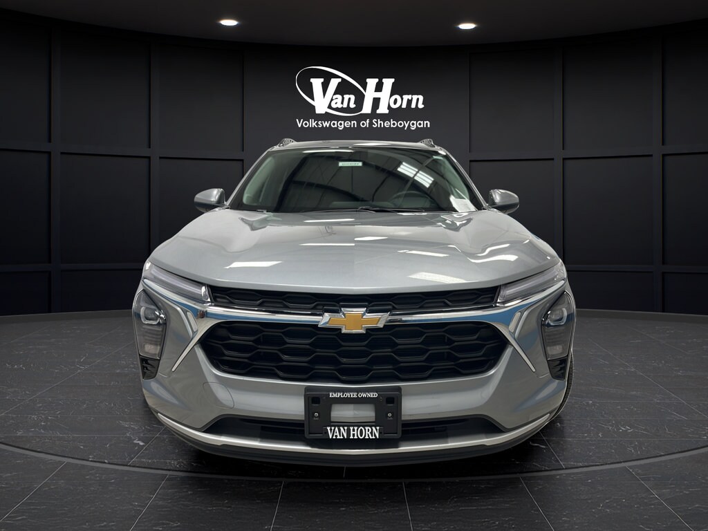 Used 2025 Chevrolet Trax LT SUV