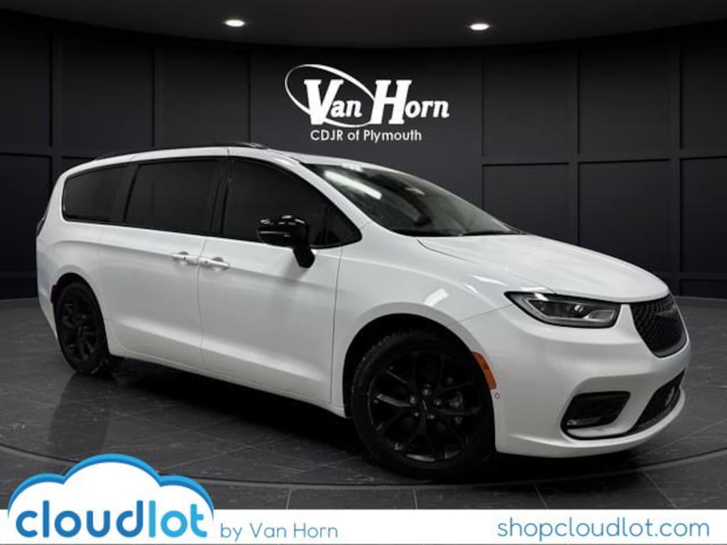 Used 2024 Chrysler Pacifica Limited Van Passenger Van