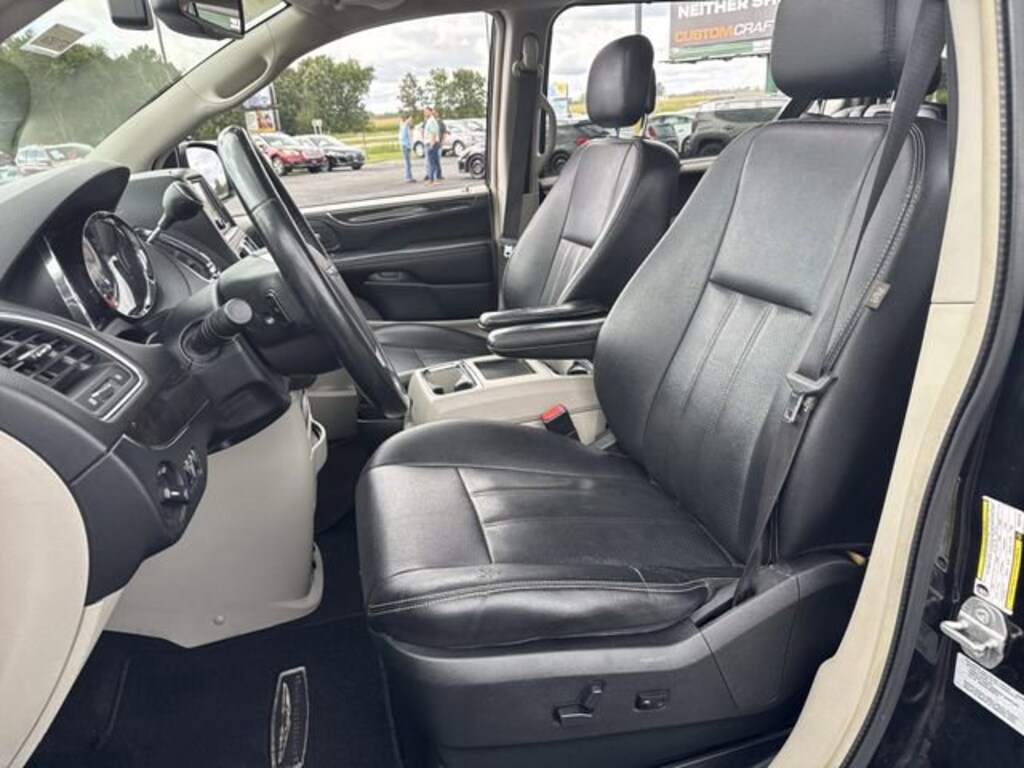 Used 2016 Chrysler Town & Country Touring-L Anniversary Edition Van LWB Passenger Van