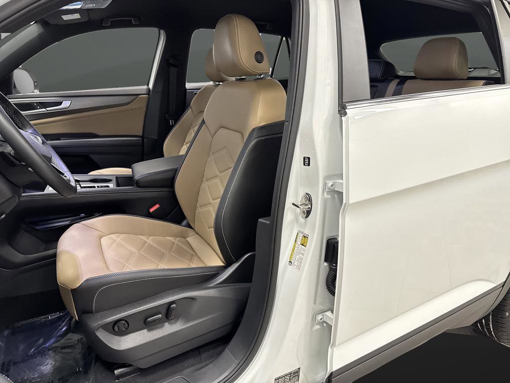 Used 2025 Volkswagen Atlas Cross Sport 2.0T SE SUV