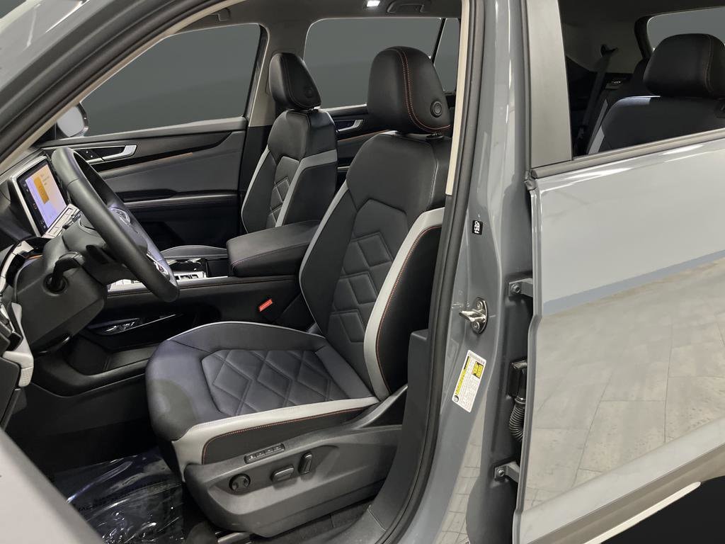 Used 2024 Volkswagen Atlas 2.0T Peak Edition SEL SUV