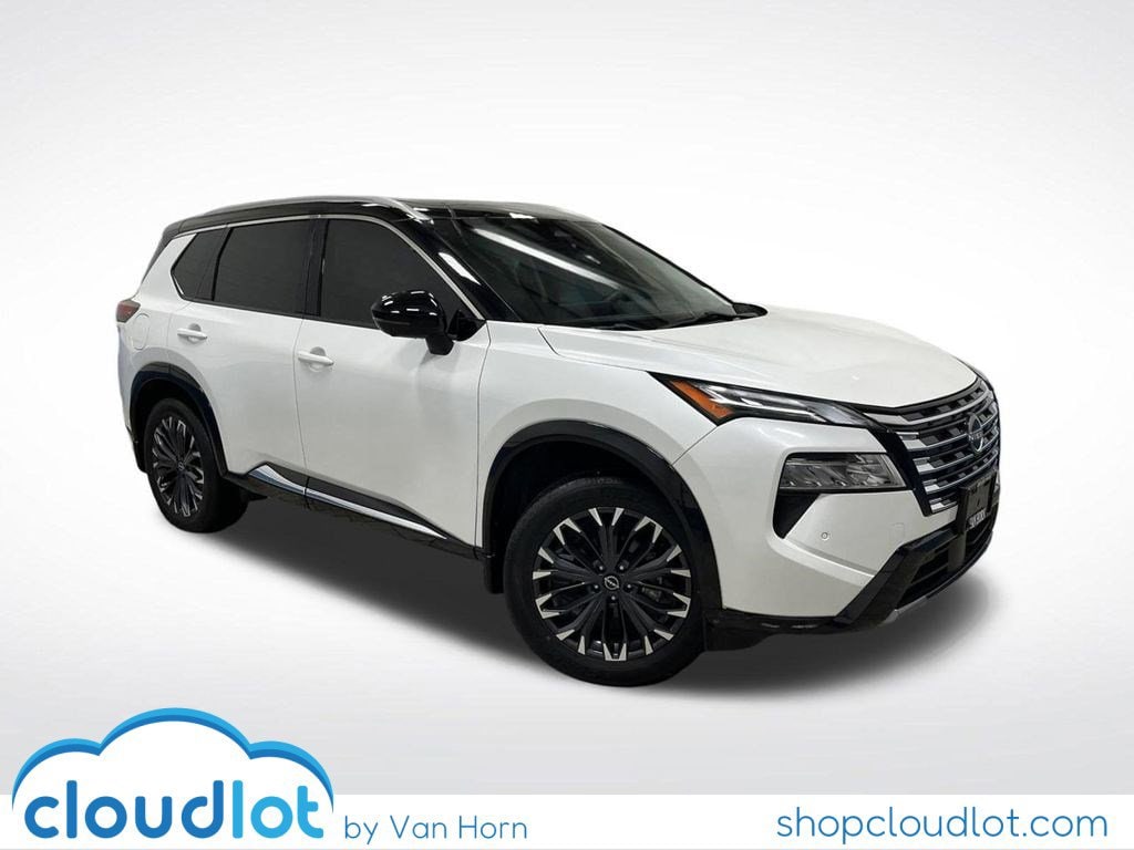 2024 Nissan Rogue Platinum's photo