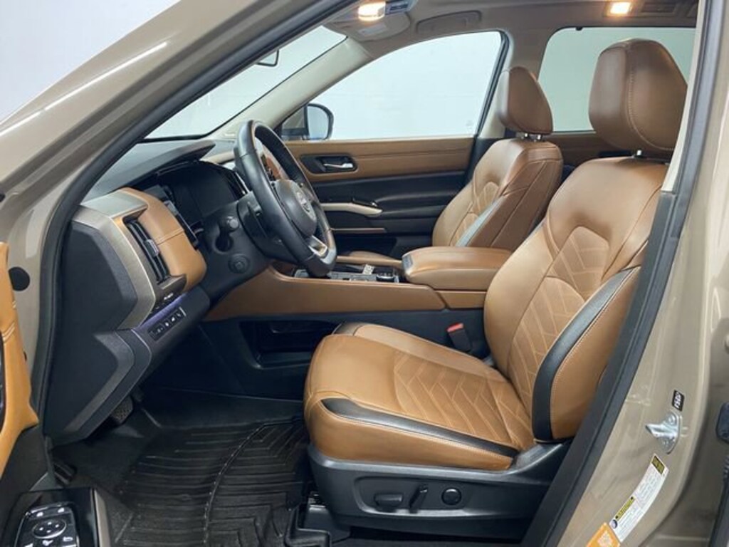 Used 2023 Nissan Pathfinder Platinum SUV