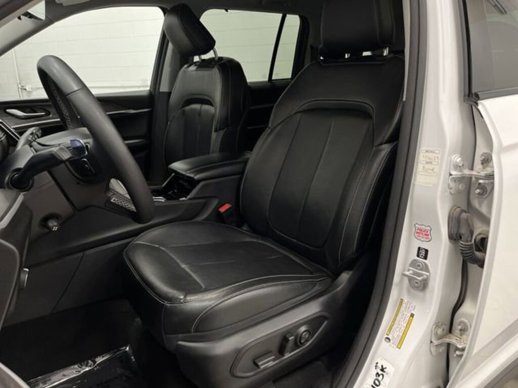 Used 2023 Jeep Grand Cherokee Limited SUV