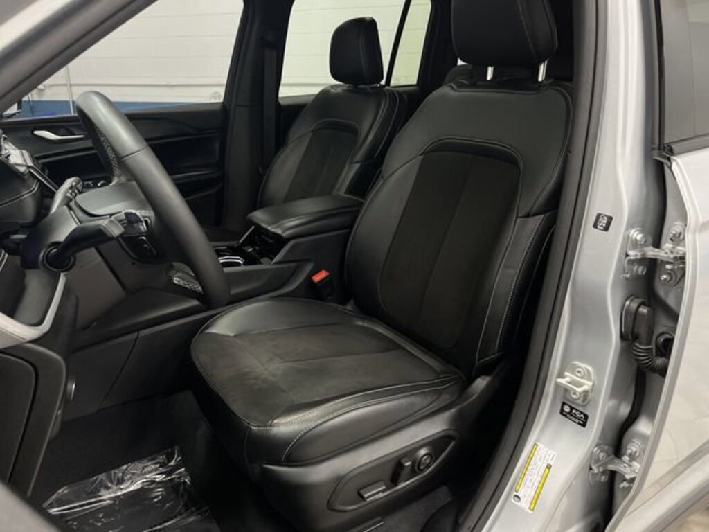 Used 2023 Jeep Grand Cherokee Altitude X SUV