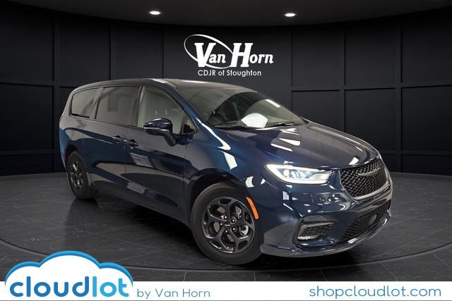 2022 Chrysler Pacifica Hybrid Touring L Hybrid's photo