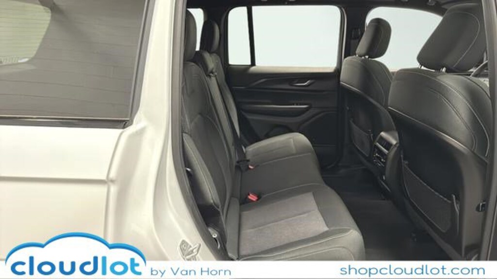 Used 2024 Jeep Grand Cherokee Laredo X SUV