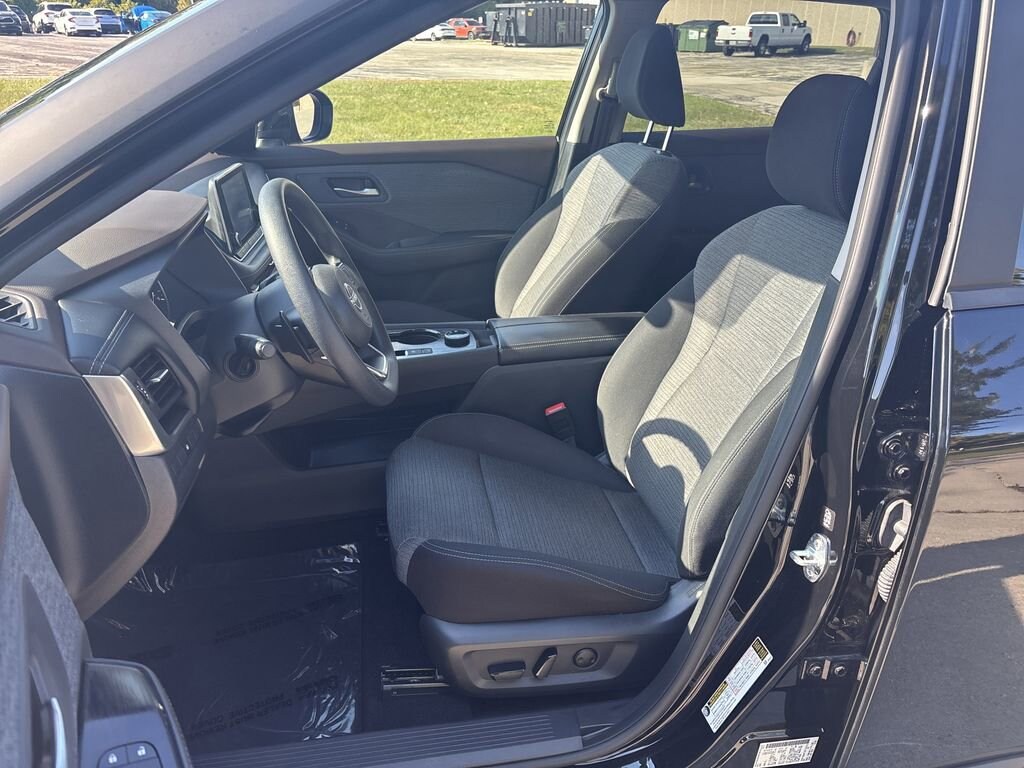 Used 2023 Nissan Rogue SV SUV