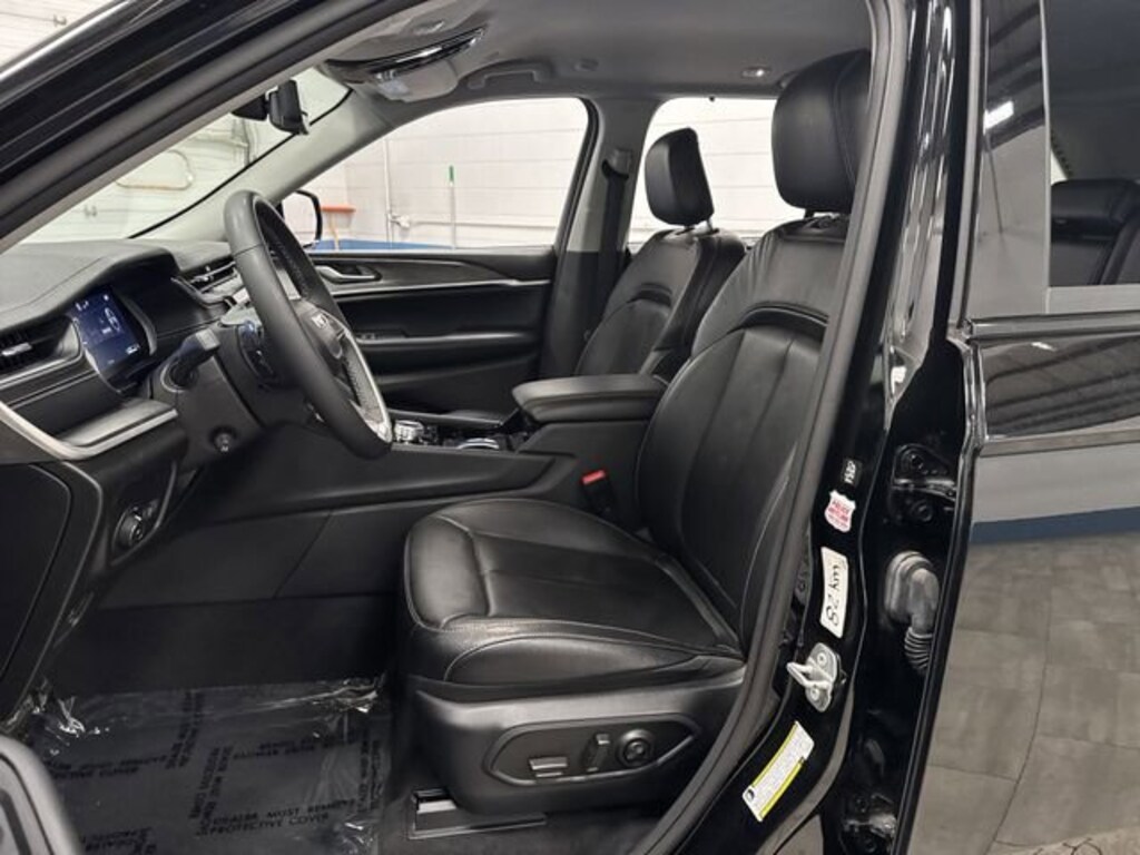 Used 2023 Jeep Grand Cherokee Limited SUV