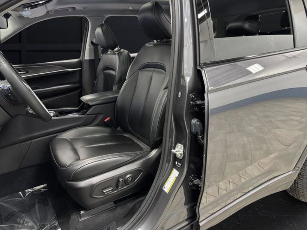 Used 2023 Jeep Grand Cherokee L Limited SUV