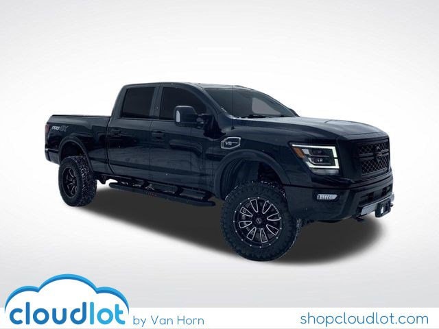 2020 Nissan Titan XD Pro-4X's photo