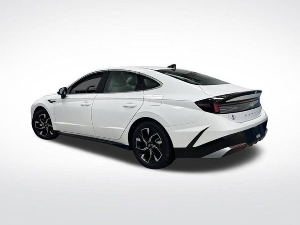 Used 2024 Hyundai Sonata SEL Sedan