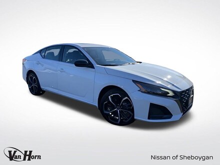 2025 Nissan Altima SR Sedan