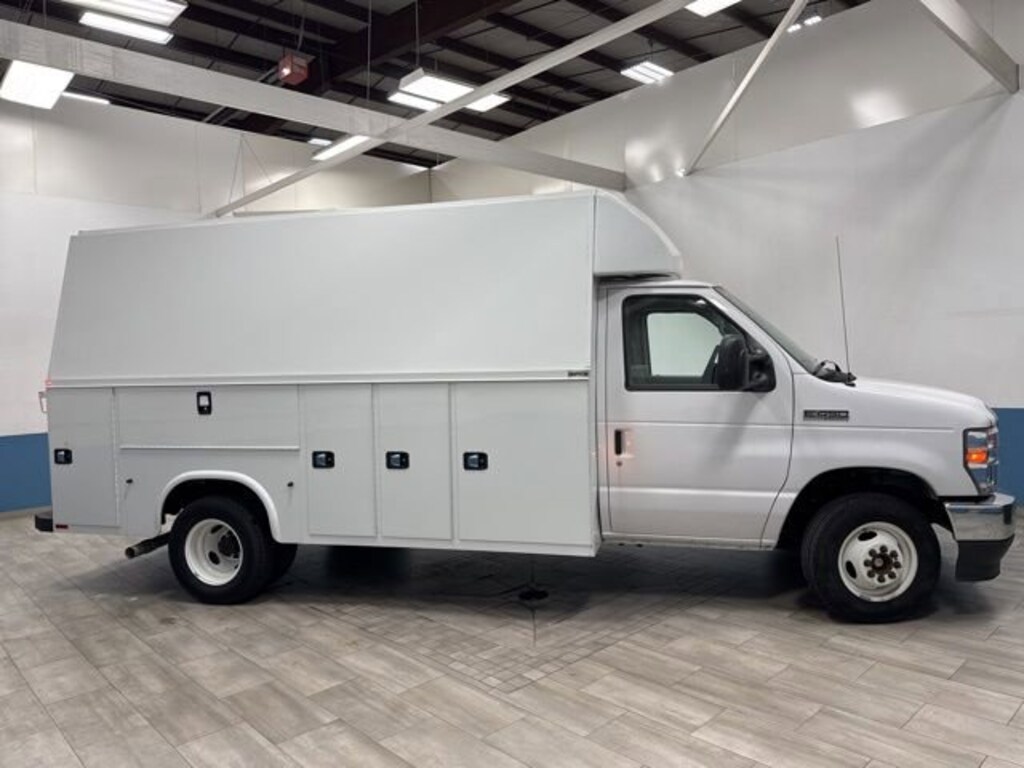 Used 2021 Ford E-Series Cutaway Truck