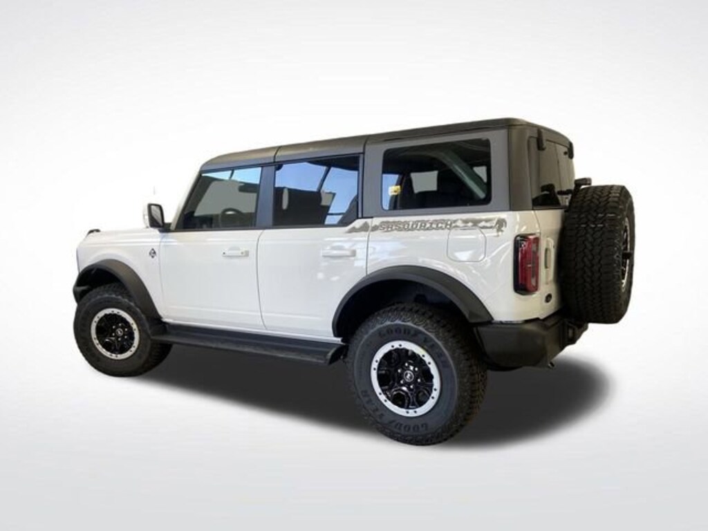 New 2025 Ford Bronco Outer Banks SUV