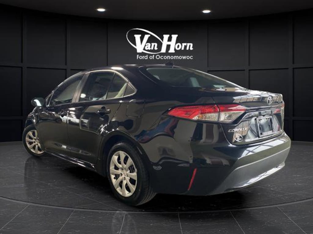 Used 2021 Toyota Corolla LE Sedan
