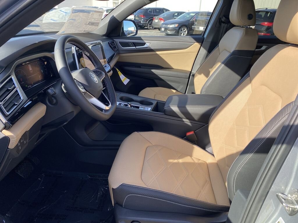 New 2026 Volkswagen Atlas Cross Sport 2.0T SE SUV