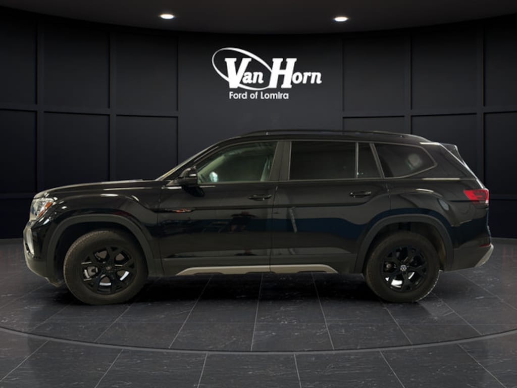 Used 2024 Volkswagen Atlas 2.0T Peak Edition SE w/Technology SUV