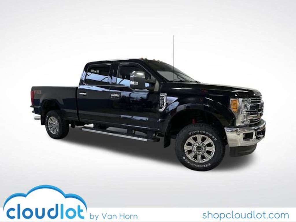 Used 2017 Ford Super Duty F-250 SRW Lariat Truck Crew Cab