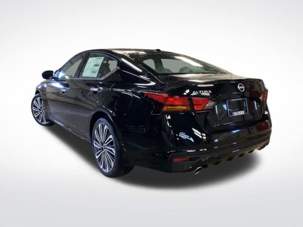 New 2025 Nissan Altima SL Sedan