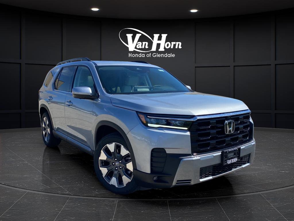 2026 Honda Pilot Touring AWD's photo