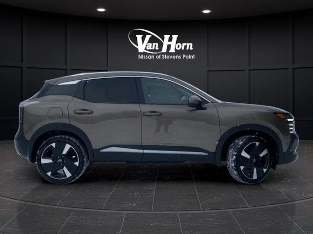 Used 2025 Nissan Kicks SR SUV