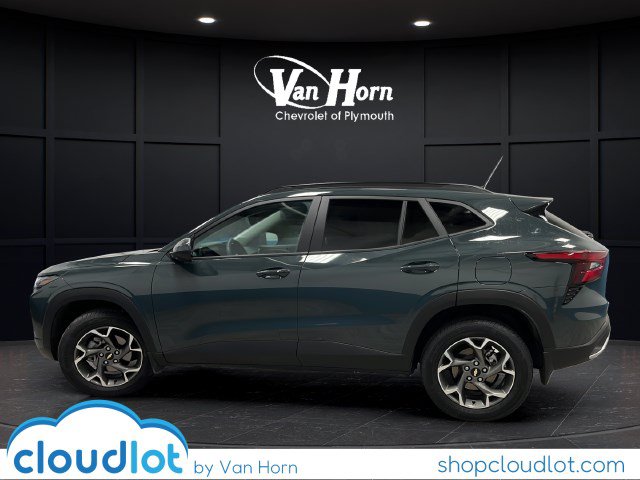 Used 2025 Chevrolet Trax LT SUV