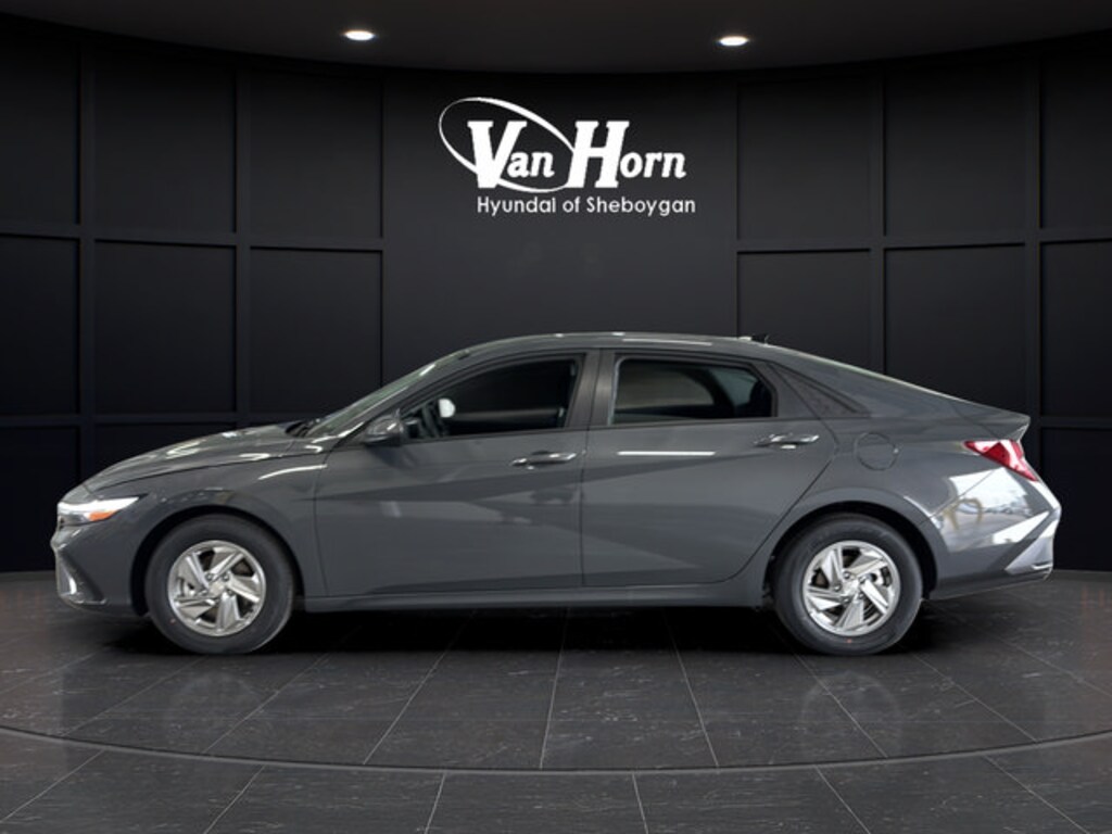 New 2026 Hyundai Elantra SE Sedan