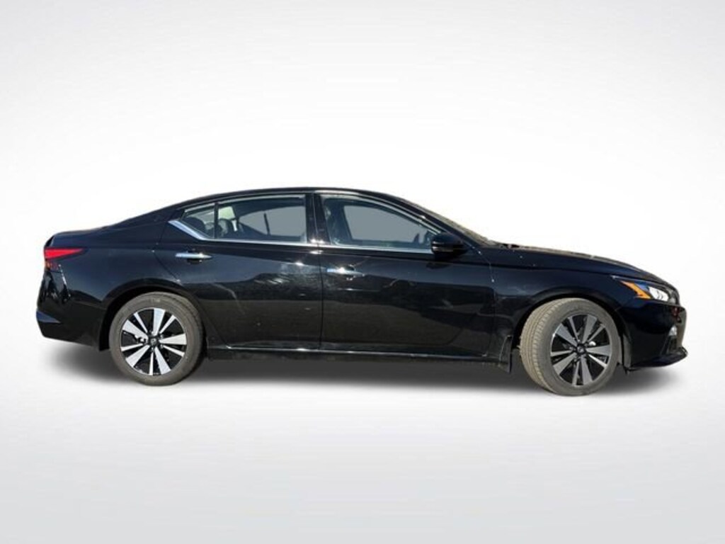Used 2022 Nissan Altima 2.5 SL Sedan