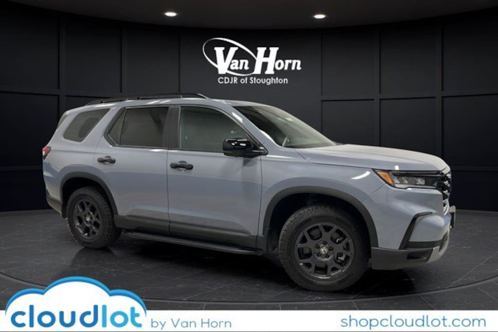 Used 2025 Honda Pilot TrailSport SUV