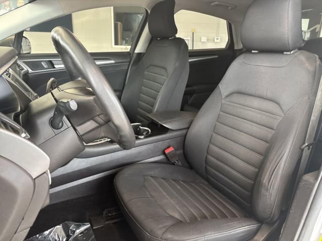 Used 2015 Ford Fusion SE Sedan