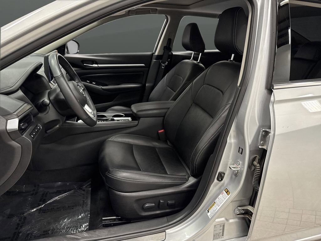 Used 2025 Nissan Altima SL Sedan