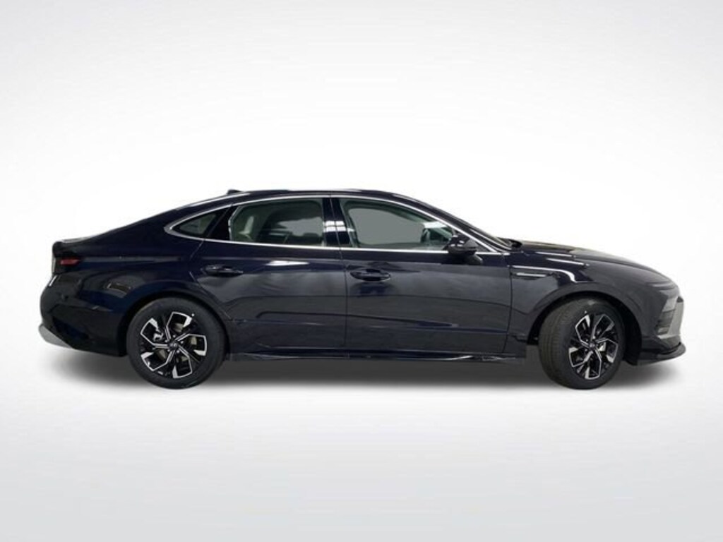 New 2025 Hyundai Sonata SEL Sedan