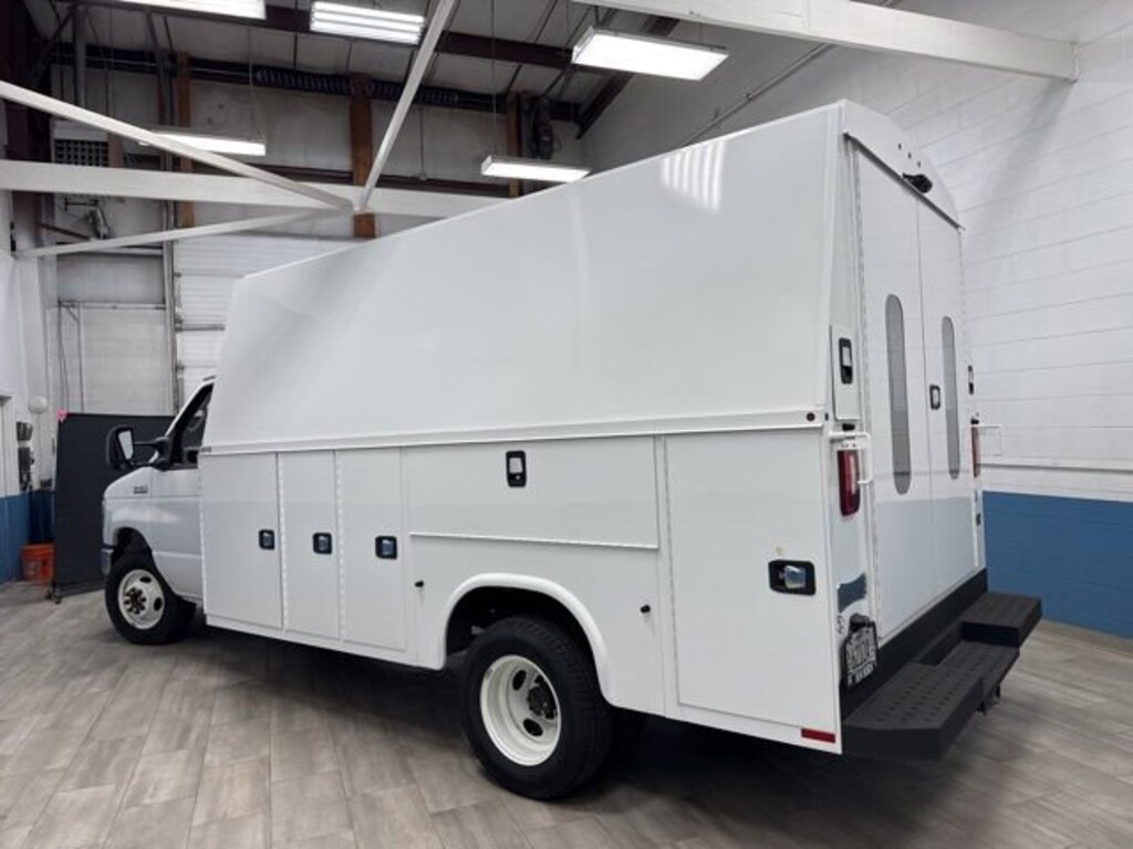 Used 2021 Ford E-Series Cutaway Truck