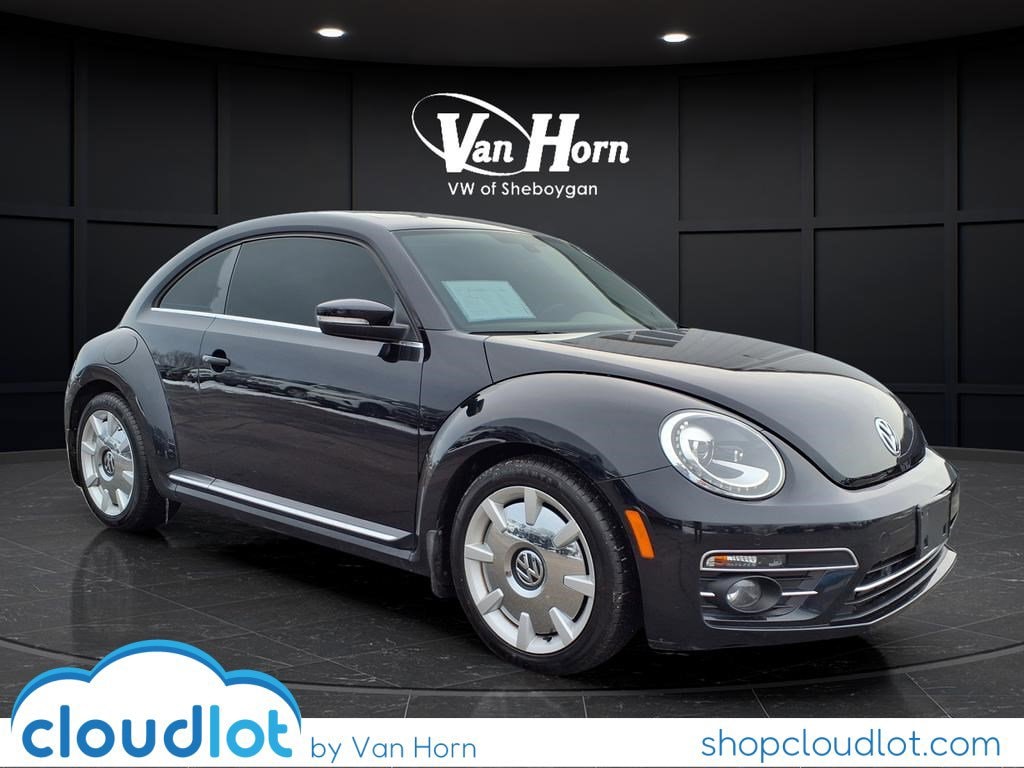 Used 2018 Volkswagen Beetle SE Hatchback